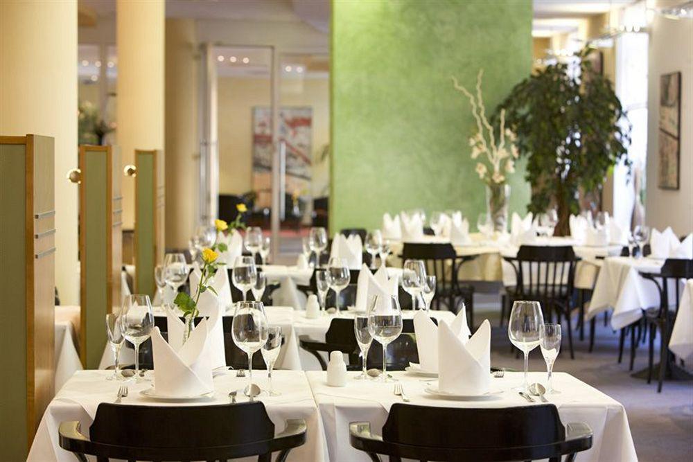 Intercityhotel Rostock Bagian luar foto